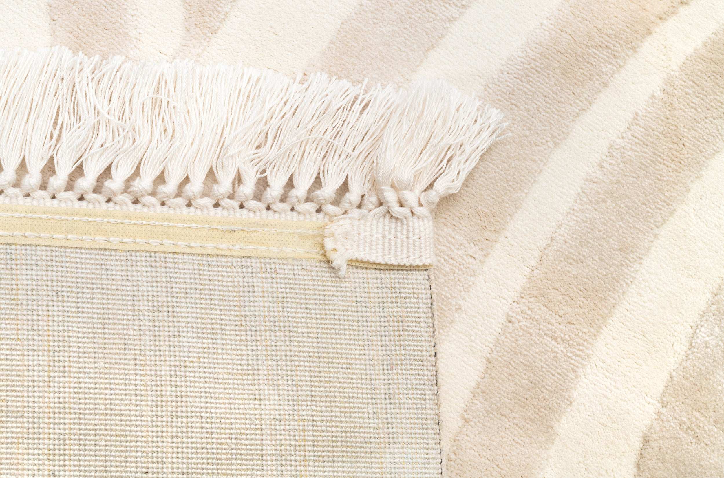 PREMIUM Modern Living Cream/White Acrylic Rectangular Carpet - Aysil 2960A